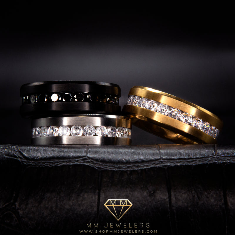 Men's Round Cut Ring Band in Gold